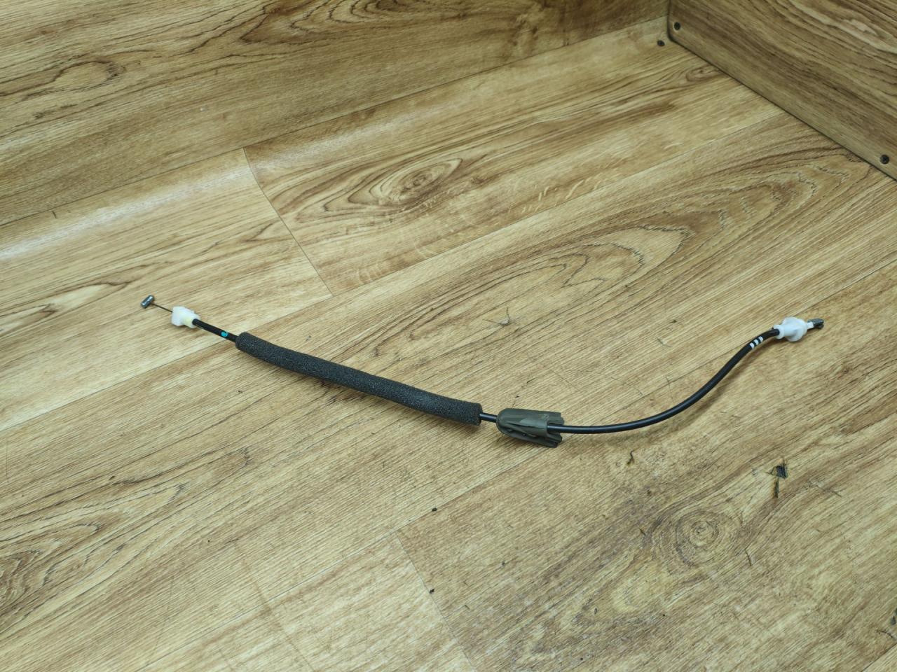 трос двери Peugeot 5008 1 поколение 2011, 1.6 л., дизель, МКПП, минивэн - фото №1