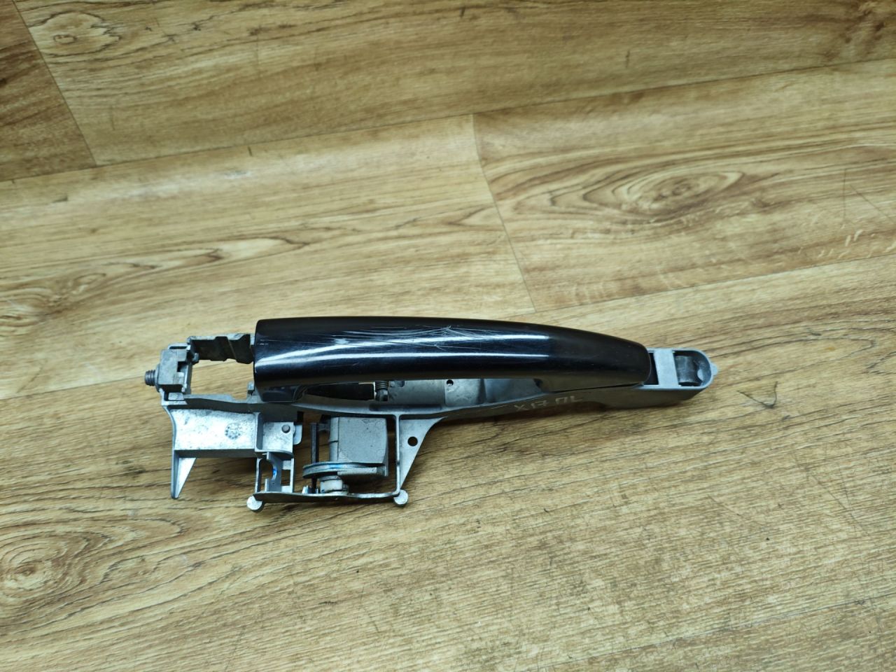 ручка наружная Peugeot 208 1 поколение 2012, 1.2 л., бензин, МКПП, хетчбэк 3 дв. - фото №1