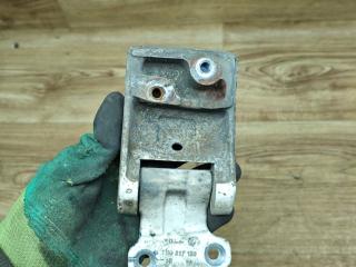 петля крышки багажника Volkswagen Transporter T5 2007, 1.9 л., BRS, дизель, МКПП, микроавтобус, 7H0827153