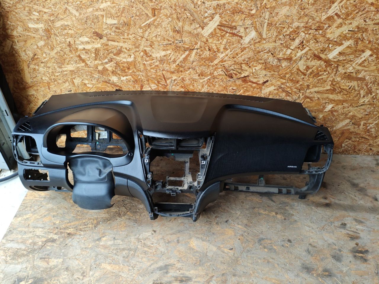 панель передняя салона (торпедо) Hyundai Solaris 1 поколение 2013, 1.6 л., G4FC, бензин, АКПП, седан - фото №1