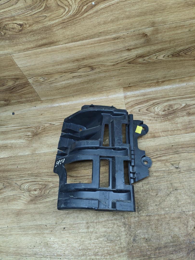 Крепление бампера заднего Peugeot 5008 1 поколение 2011, 1.6 л., дизель, МКПП, минивэн, 9686264180 - фото №1