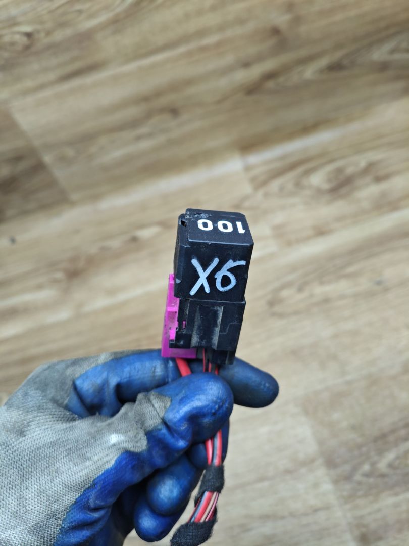 реле (прочие) Volkswagen Polo 5 поколение 2011, 1.6 л., CFNA, бензин, МКПП, седан, 7M0951253A - фото №1