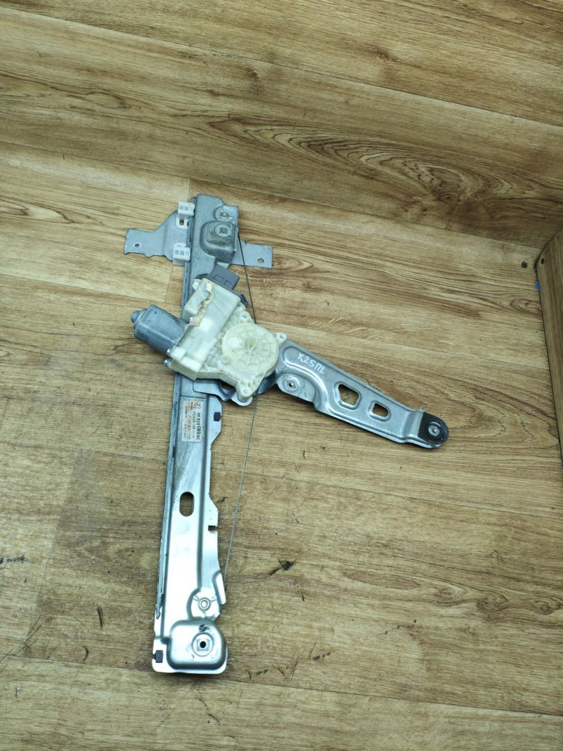 стеклоподъемник электрический передний левый Peugeot 5008 1 поколение 2011, 1.6 л., дизель, МКПП, минивэн, 9682808980 - фото №1