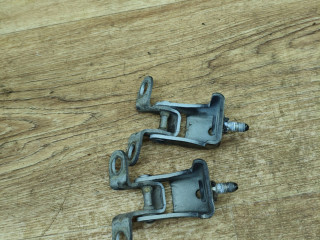 петля крышки багажника Peugeot 208 1 поколение 2012, 1.2 л., бензин, МКПП, хетчбэк 3 дв., 9801087880