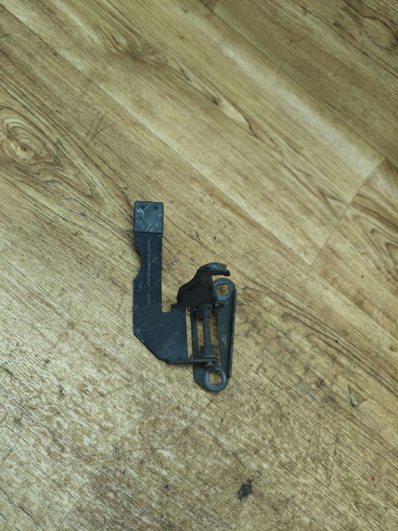 замок капота Land Rover Range Rover Evoque L538 2012, 2.2 л., 224DT, дизель, МКПП, внедорожник 5 дв., BJ32-16892-A - фото №1