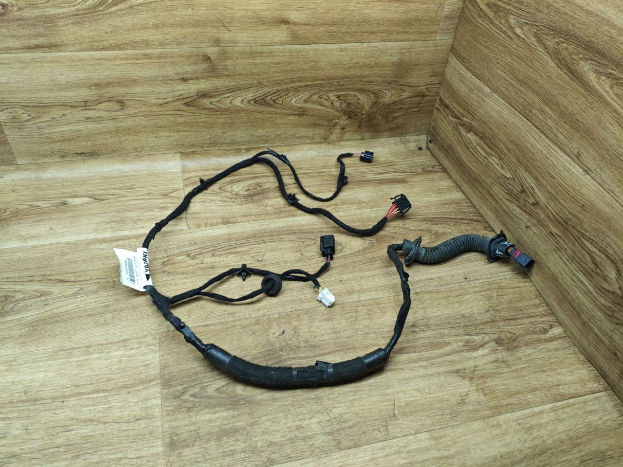 дверная проводка Lada Vesta 1 поколение 2021, 1.6 л., H4M, бензин, вариатор, универсал, 8450033388 - фото №1