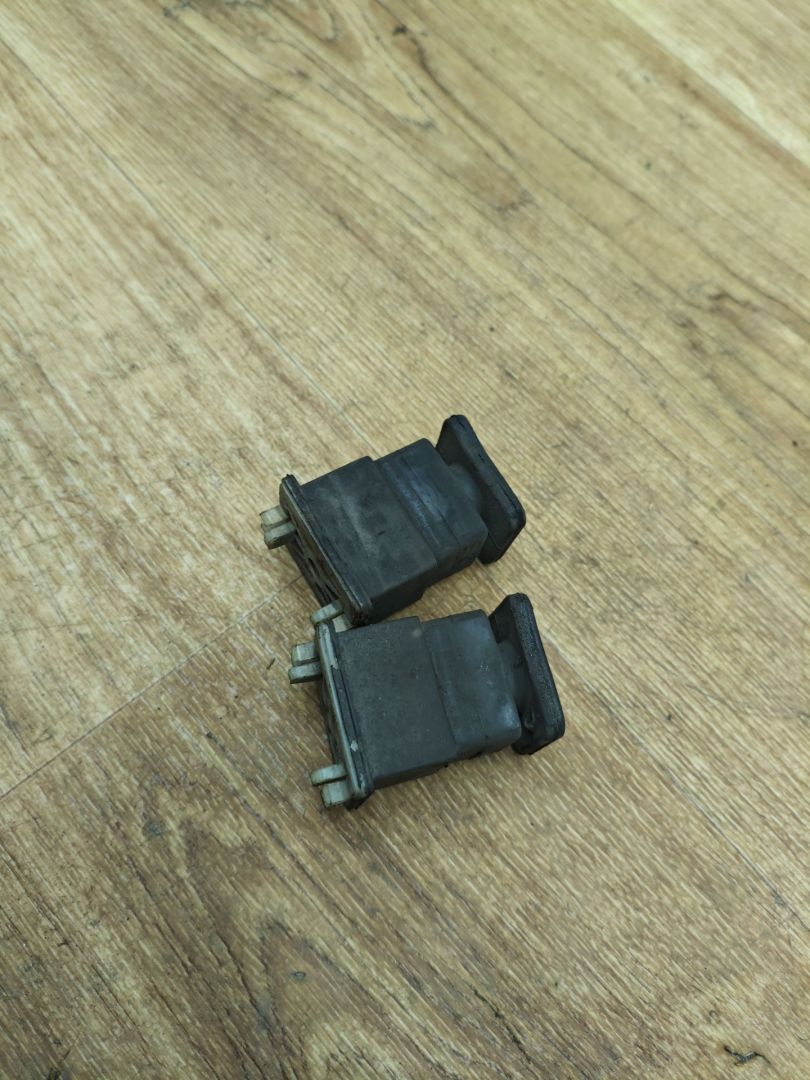 кронштейн радиатора Volkswagen Transporter T5 2007, 1.9 л., BRS, дизель, МКПП, микроавтобус, 7H0121276A - фото №1