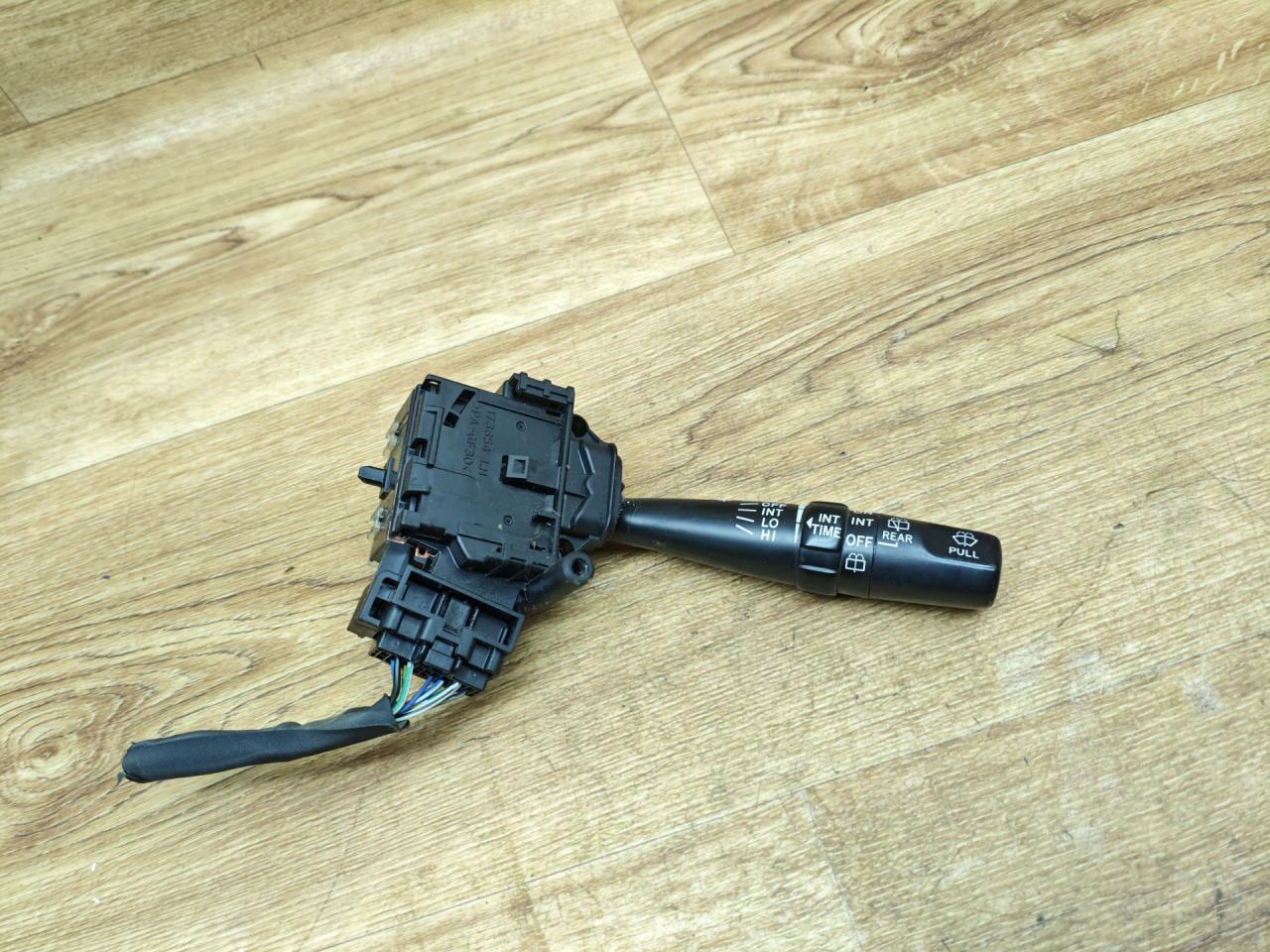 переключатель дворников Toyota Avensis Verso 1 поколение 2003, 2.0 л., дизель, МКПП, минивэн - фото №1