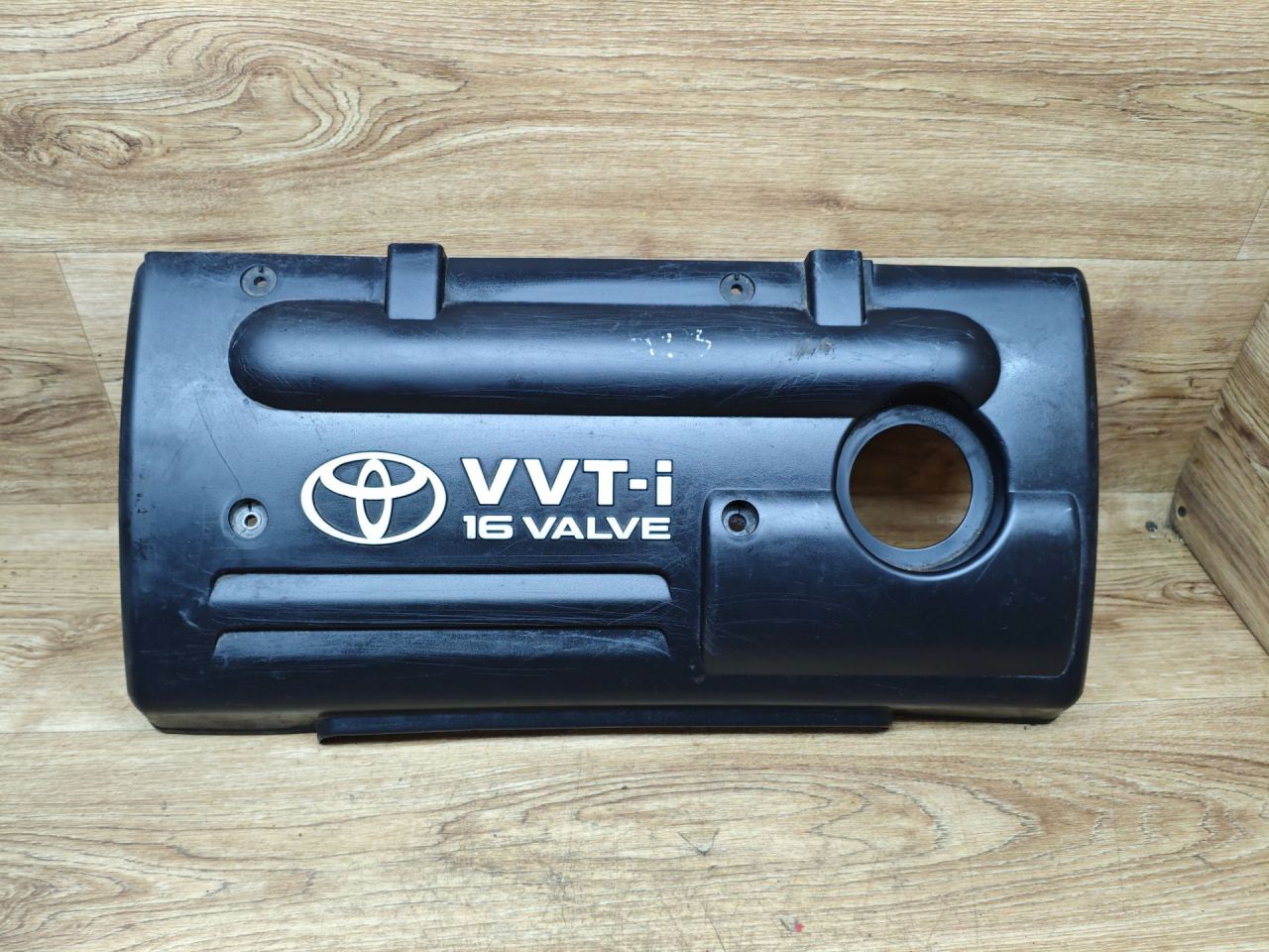 декоративная крышка двигателя Toyota Corolla 9 поколение (E120/E130) 2002, 1.4 л., 4ZZ-FE, бензин, МКПП, хетчбэк 5 дв., 11212-22070 - фото №1