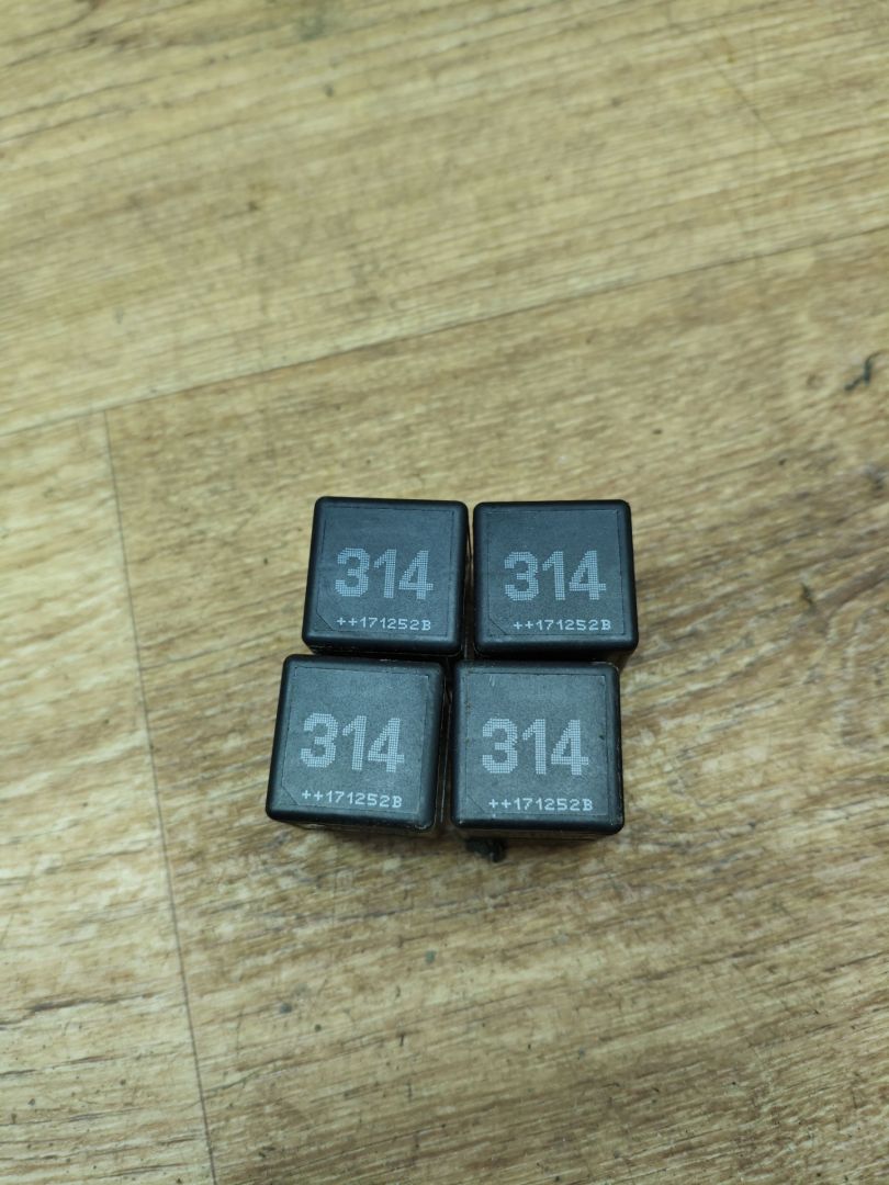 реле (прочие) Lada Vesta 1 поколение 2017, 1.6 л., бензин, МКПП, седан, V23134-B52-X270 - фото №1