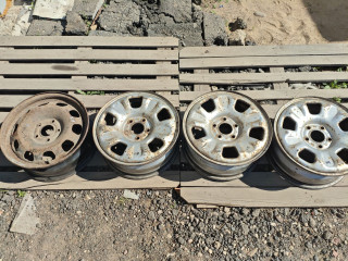 диск штампованный Renault Duster 1 поколение 2012, 2.0 л., F4R 403, бензин, АКПП, внедорожник 5 дв., передний привод