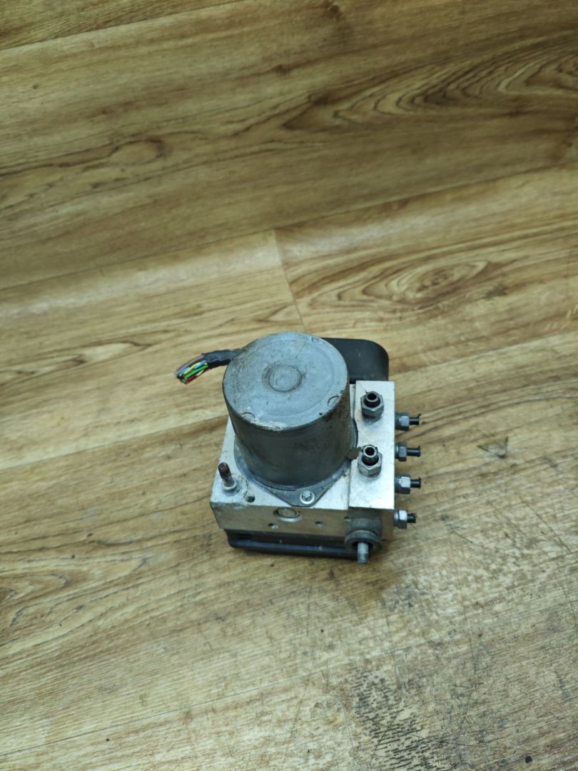 блок ABS Peugeot 3008 1 поколение 2010, 1.6 л., 9HR (DV6C), дизель, робот, внедорожник 5 дв., 0265230304, 9674677580, 0265951738 - фото №1