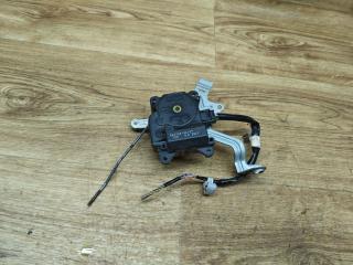 моторчик заслонки печки Toyota Avensis Verso 1 поколение 2003, 2.0 л., дизель, МКПП, минивэн, 063700-8610