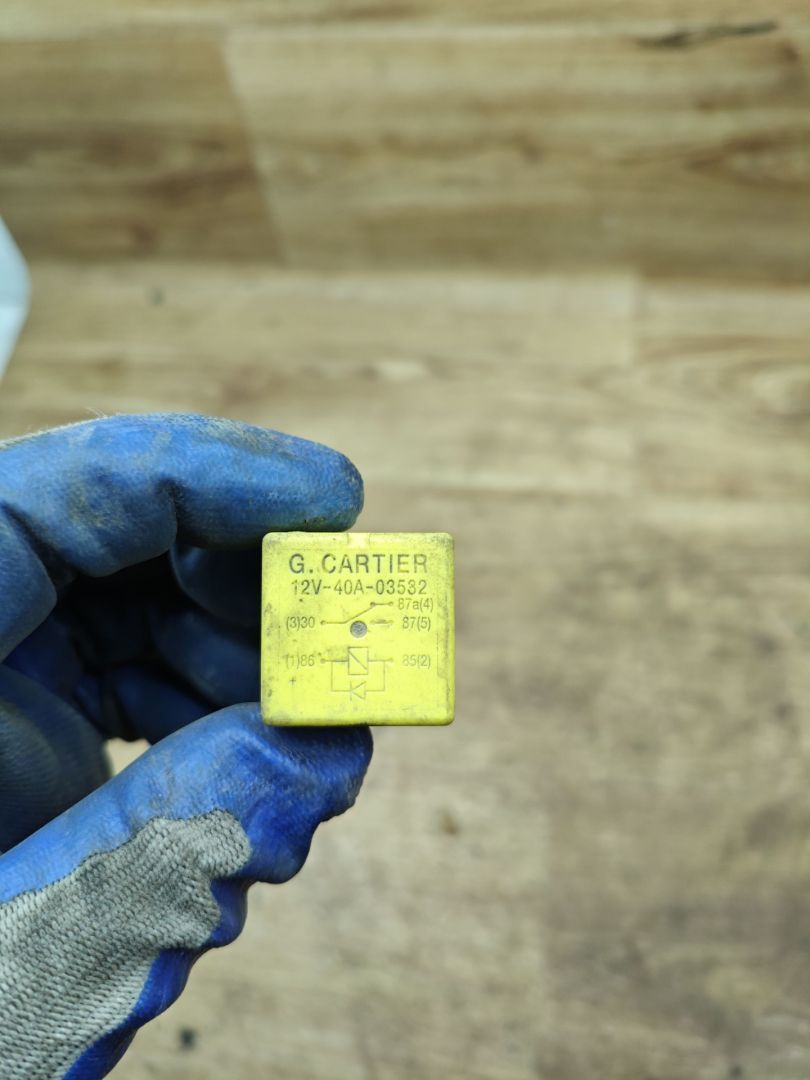 реле (прочие) Renault Duster 1 поколение 2012, 2.0 л., F4R 403, бензин, АКПП, внедорожник 5 дв., передний привод, 7700844253 - фото №1