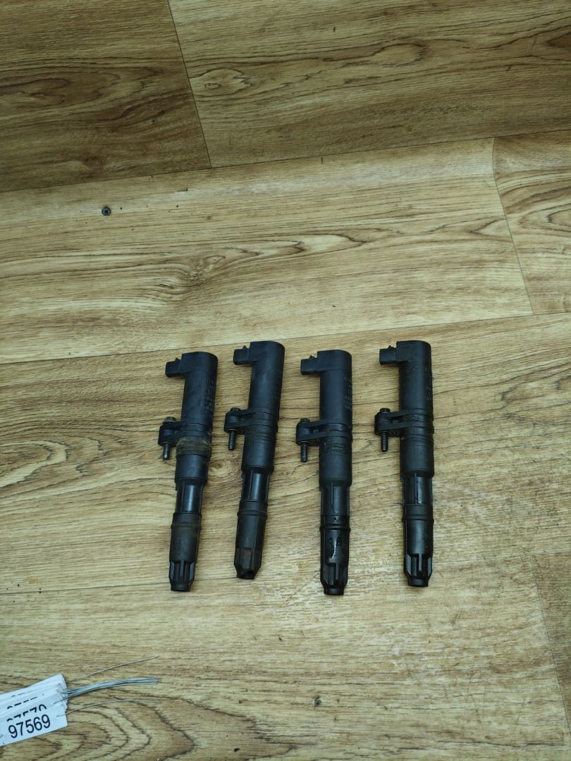 катушка зажигания Renault Duster 1 поколение 2012, 2.0 л., F4R 403, бензин, АКПП, внедорожник 5 дв., передний привод, 7700875000, 0040100071, 8200568671 - фото №1