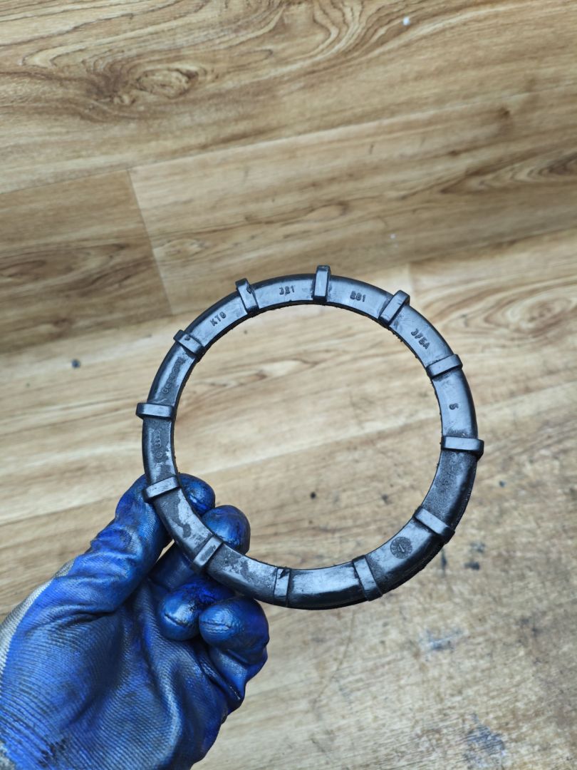 гайка топливного насоса Volkswagen Transporter T5 2007, 1.9 л., BRS, дизель, МКПП, микроавтобус, 321201375A - фото №1