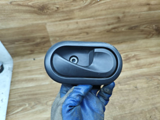 ручка внутренняя передняя правая Renault Duster 1 поколение 2012, 2.0 л., F4R 403, бензин, АКПП, внедорожник 5 дв., передний привод, 8200733847