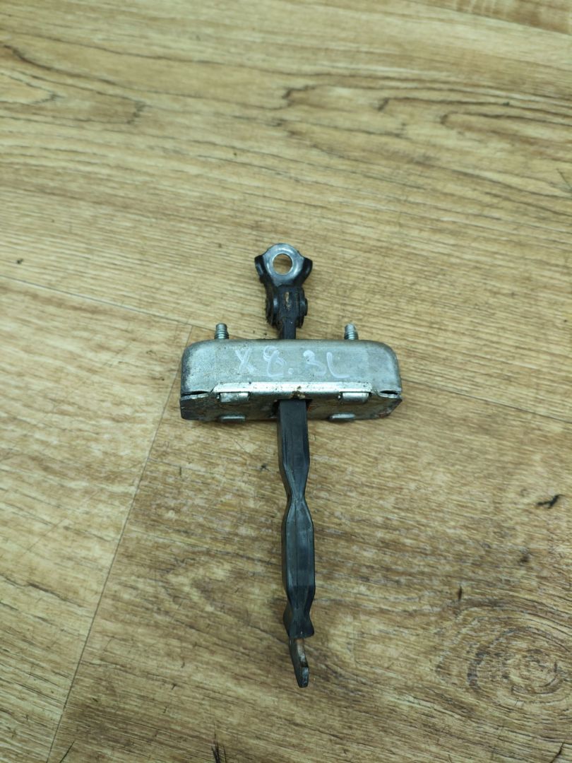 ограничитель открывания двери Toyota Corolla 9 поколение (E120/E130) 2002, 1.4 л., 4ZZ-FE, бензин, МКПП, хетчбэк 5 дв. - фото №1