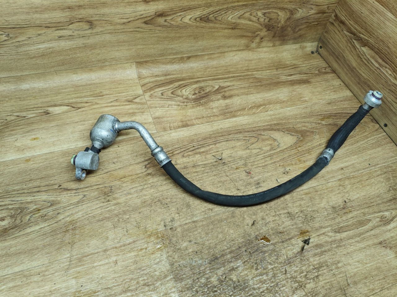 трубка кондиционера Land Rover Range Rover Evoque L538 2012, 2.2 л., 224DT, дизель, МКПП, внедорожник 5 дв. - фото №1