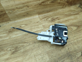 замок двери передней правой Hyundai ix35 1 поколение 2012, 2.0 л., G4KD, бензин, МКПП, внедорожник 5 дв., передний привод