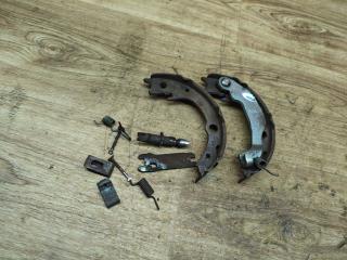 механизм развода задних тормозных колодок правый Toyota Avensis 2 поколение (T250) [рестайлинг] 2006, 1.6 л., 3ZZ-FE, бензин, МКПП, седан