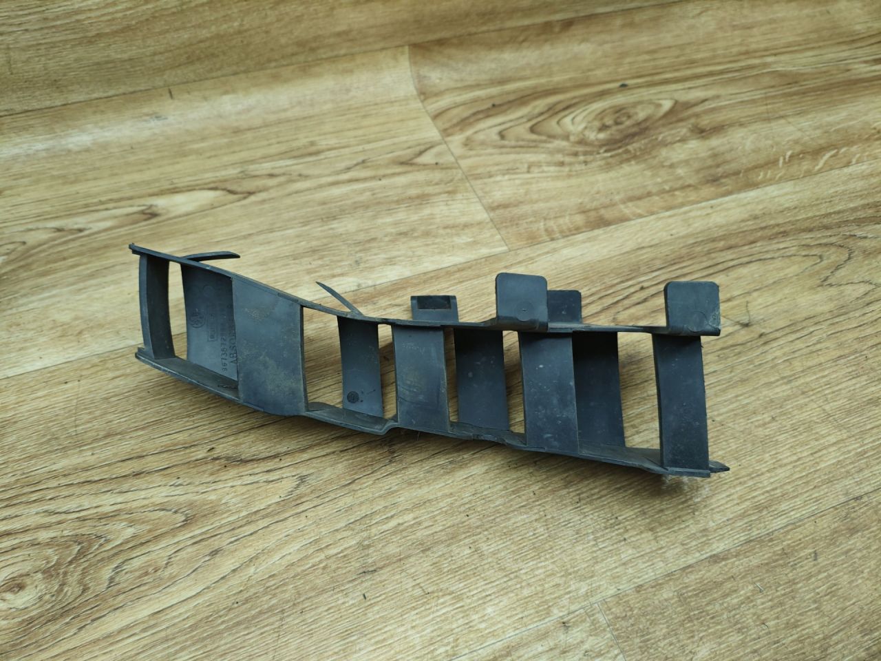 Крепление бампера переднего Peugeot 208 1 поколение 2012, 1.2 л., бензин, МКПП, хетчбэк 3 дв., 9673872880 - фото №1