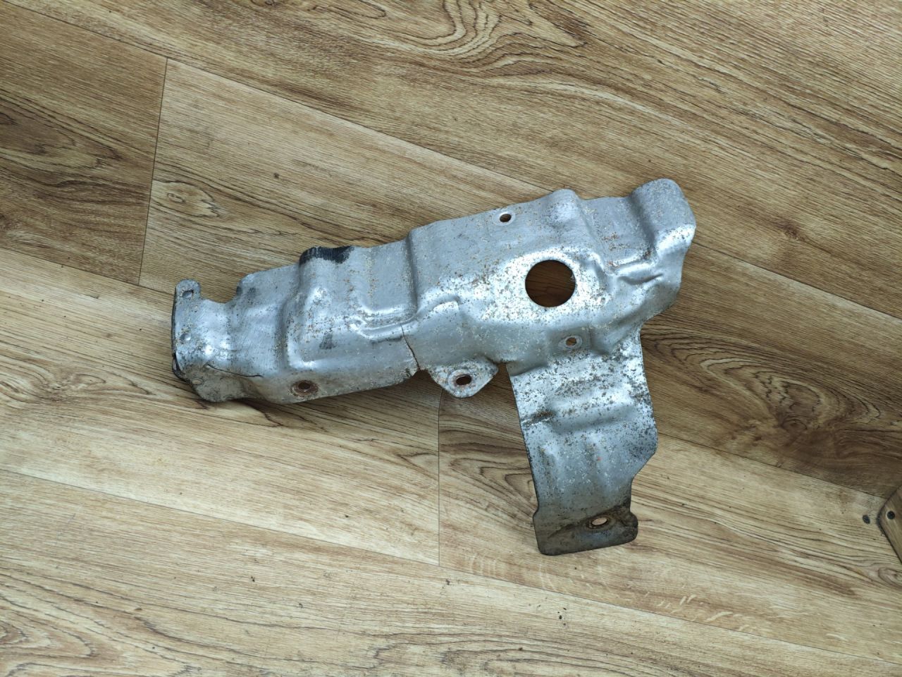 защита (экран) выпускного коллектора Land Rover Range Rover Evoque L538 2012, 2.2 л., 224DT, дизель, МКПП, внедорожник 5 дв., 9688632180 - фото №1