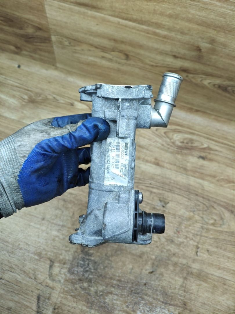 охладитель EGR / Радиатор EGR Land Rover Range Rover Evoque L538 2012, 2.2 л., 224DT, дизель, МКПП, внедорожник 5 дв., 9670318680 - фото №1