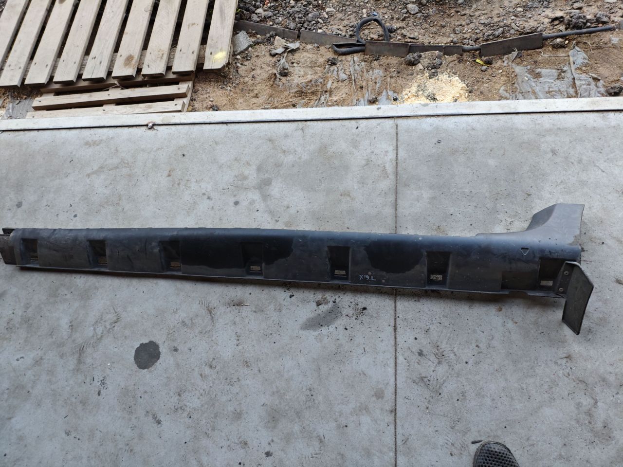 накладка на порог Renault Duster 1 поколение 2012, 2.0 л., F4R 403, бензин, АКПП, внедорожник 5 дв., передний привод, 764264932R - фото №1