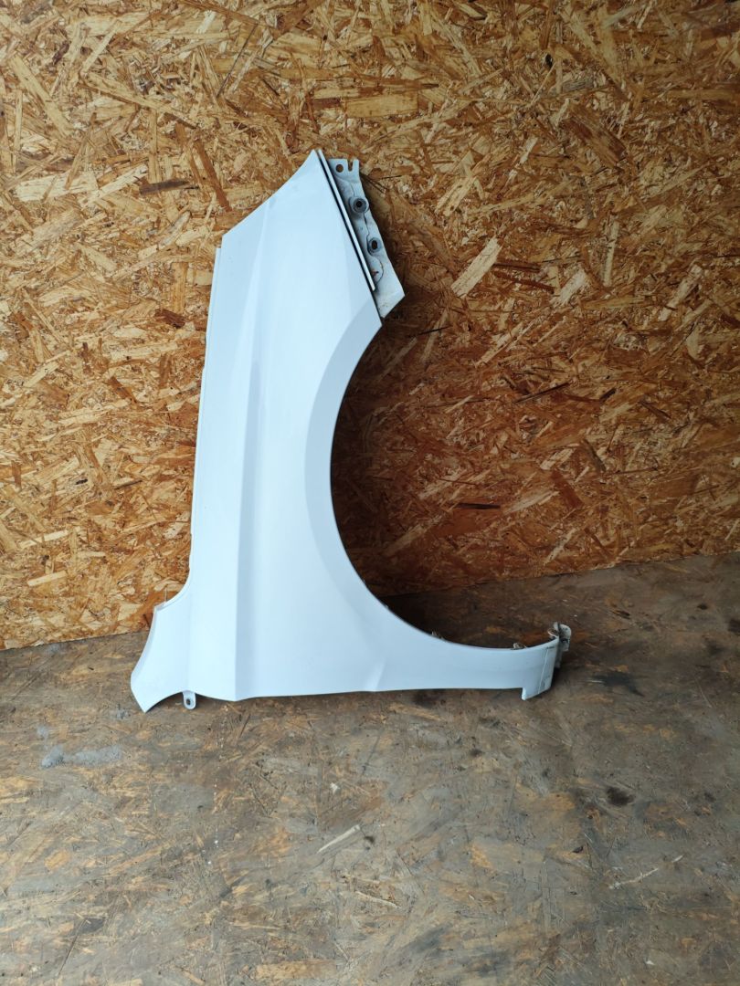 крыло переднее правое Lada Vesta 1 поколение 2017, 1.6 л., бензин, МКПП, седан - фото №1