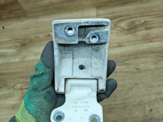 петля крышки багажника Volkswagen Transporter T5 2007, 1.9 л., BRS, дизель, МКПП, микроавтобус, 7H0827152