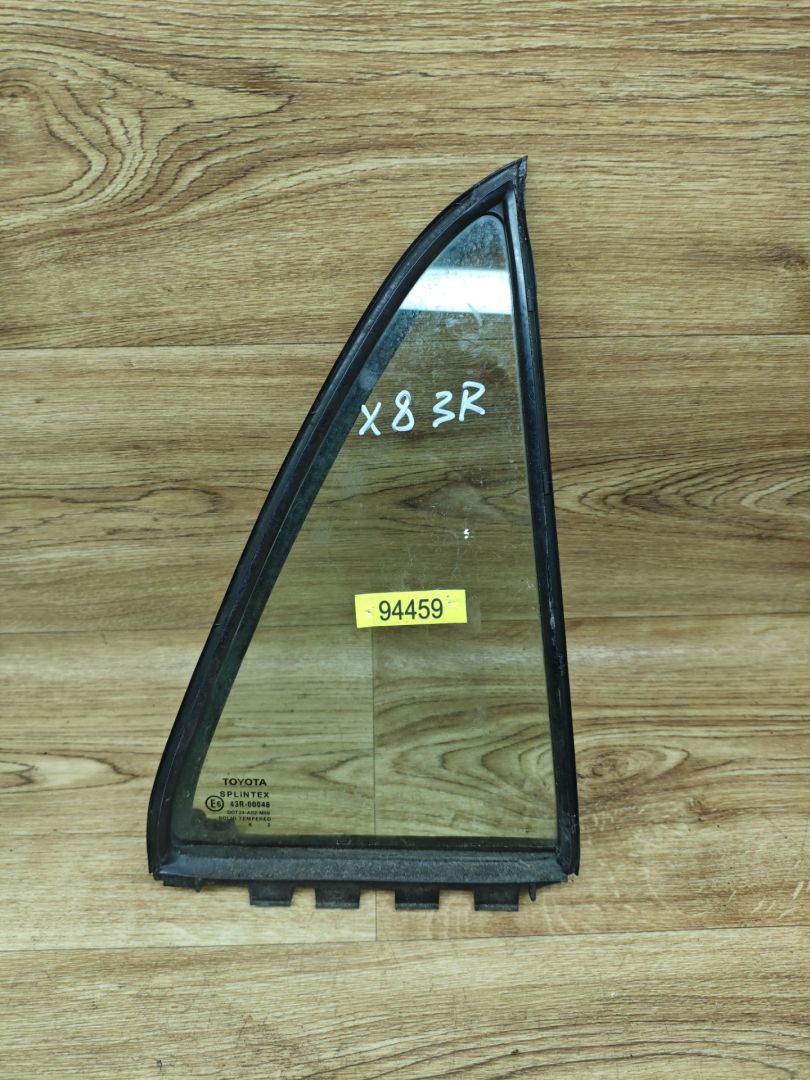 стекло двери задней правой Toyota Corolla 9 поколение (E120/E130) 2002, 1.4 л., 4ZZ-FE, бензин, МКПП, хетчбэк 5 дв. - фото №1