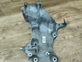 кронштейн генератора Renault Duster 1 поколение 2012, 2.0 л., F4R 403, бензин, АКПП, внедорожник 5 дв., передний привод, 8201033565