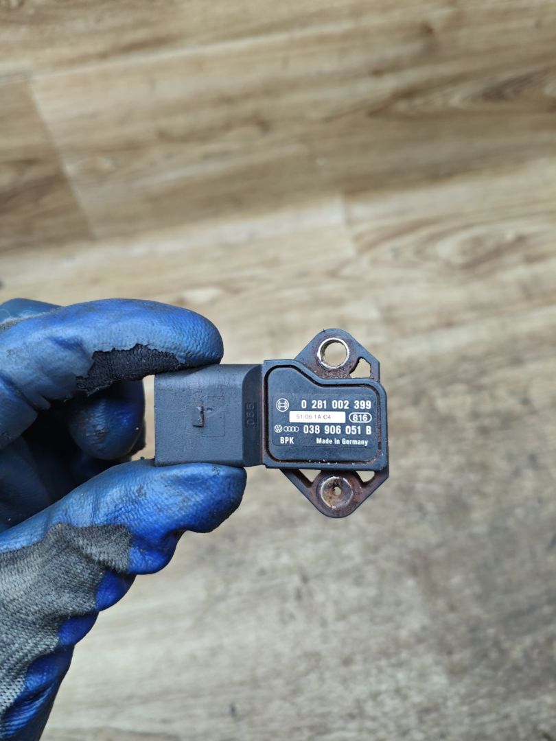 датчик абсолютного давления Volkswagen Transporter T5 2007, 1.9 л., BRS, дизель, МКПП, микроавтобус, 0281002399, 038906051B - фото №1