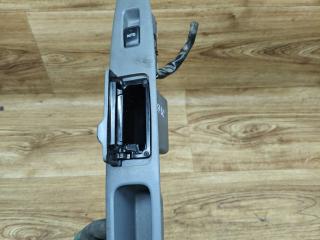 кнопка стеклоподъемника двери задней Toyota Avensis Verso 1 поколение 2003, 2.0 л., дизель, МКПП, минивэн, 84030-44020