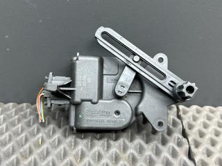 моторчик заслонки печки Volkswagen Golf 5 поколение 2005, 1J0907511