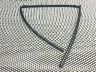 Уплотнитель стекла Kia Rio 1 поколение [рестайлинг] DC 2004, 1.5 л., A5D, бензин, АКПП, c5 - diamond silver серебро, универсал, передний привод, 0K34A73605