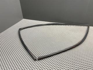 Уплотнитель стекла Mitsubishi Lancer 9 поколение 2004, 1.3 л., 4G13 (8V), бензин, МКПП, a31a cool silver, седан, передний привод, MR526475