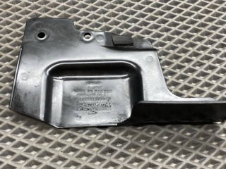 пыльник двигателя Chevrolet Lacetti 1 поколение J200 2008, 1.6 л., F16D3, бензин, МКПП, gge - ярко красный, хетчбэк 5 дв., передний привод, 96553523