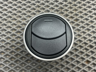 дефлектор обдува салона Mazda 3 2 поколение [рестайлинг] BL 2011, 1.6 л., Z6, бензин, АКПП, 34k crystal white pearl tricoat, седан, передний привод, BBM64730