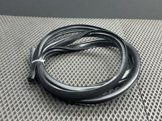 уплотнитель двери Hyundai i20 1 поколение PB 2010, 1.4 л., G4FA, бензин, АКПП, fr - black diamond черный, хетчбэк 5 дв., передний привод, 821201J000