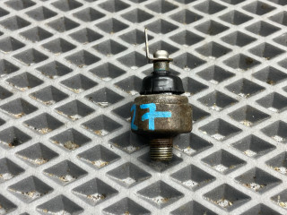 датчик давления масла Kia Rio 1 поколение [рестайлинг] DC 2004, 1.5 л., A5D, бензин, АКПП, c5 - diamond silver серебро, универсал, передний привод, 0K90018501C, 0K90118501