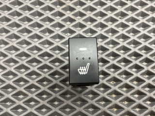 кнопка обогрева сидений Mazda 3 1 поколение [рестайлинг] BK 2008, 1.6 л., Z6, бензин, МКПП, 16w, седан, передний привод, BP4K66420