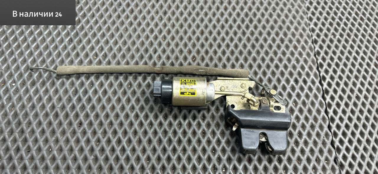 замок багажника Kia Magentis 1 поколение GD 2003, 2.5 л., G6BV, бензин, АКПП, 5c - olive green, седан, передний привод, 95790-33050 - фото №1