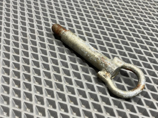 крюк буксировочный Mazda 3 1 поколение [рестайлинг] BK 2008, 1.6 л., Z6, бензин, МКПП, 16w, седан, передний привод