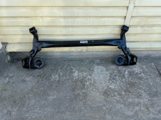 балка подвески задняя Hyundai i20 1 поколение PB 2010, 1.4 л., G4FA, бензин, АКПП, fr - black diamond черный, хетчбэк 5 дв., передний привод, 551001J050