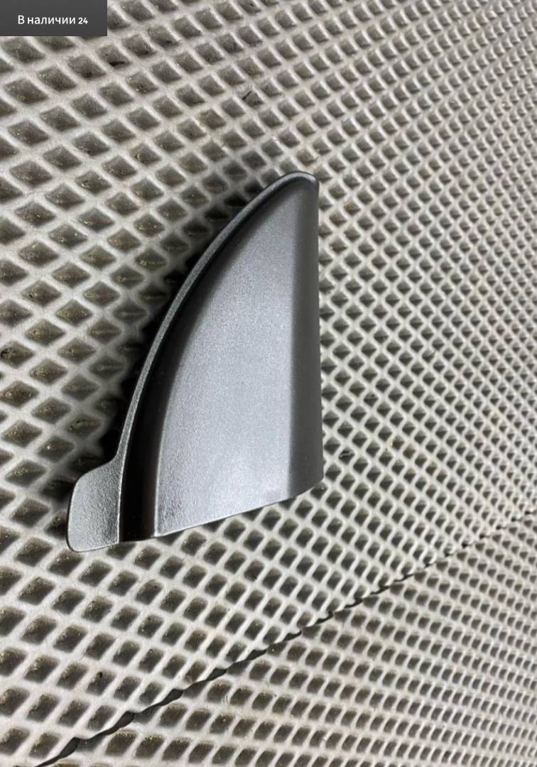 уголок двери внутренний передний правый Chevrolet Cruze 1 поколение J305 2012, 1.8 л., Z 18 XER, бензин, МКПП, белый, хетчбэк 5 дв., передний привод, 96893215 - фото №1