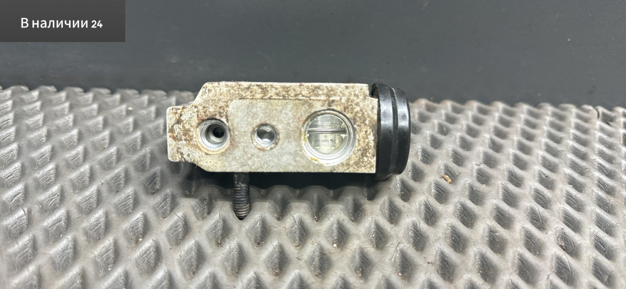 расширительный клапан кондиционера Kia Cerato 2 поколение TD 2009, 1.6 л., G4FC, бензин, МКПП, cеребро 3d - bright silver, седан, передний привод, 977881D100 - фото №1