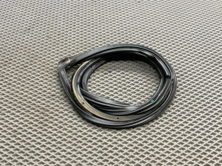 уплотнитель двери Chevrolet Lacetti 1 поколение J200 2008, 1.6 л., F16D3, бензин, МКПП, gge - ярко красный, хетчбэк 5 дв., передний привод, 96548235