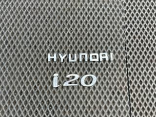 эмблема Hyundai i20 1 поколение PB 2010, 1.4 л., G4FA, бензин, АКПП, fr - black diamond черный, хетчбэк 5 дв., передний привод, 863102B500, 863101J000